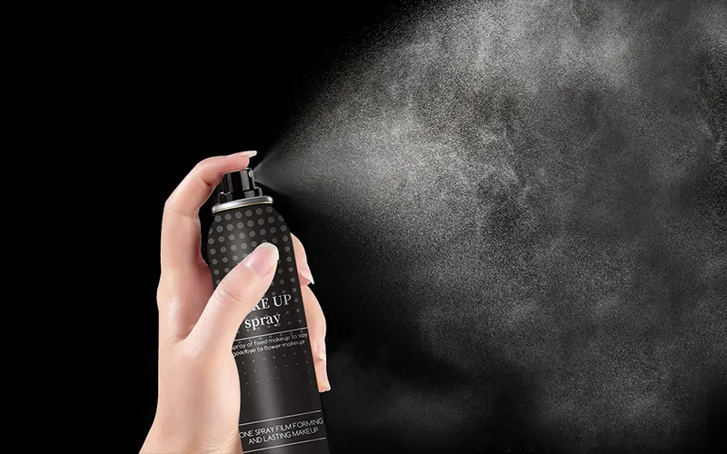 မိတ်ကပ်မဖယ်ရှားခြင်း၏ ယုံကြည်မှုသည် Wilson's Setting Spray မှ လာပါသည်။